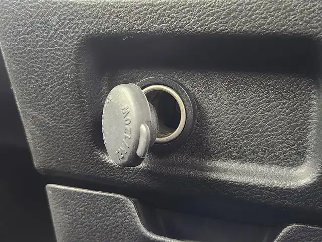 スズキ ソリオ バンディット HV MV 愛知県 2017(平29)年 5.3万km ピュアホワイトP デュアルカメラブレーキサポート/車線逸脱警報/アイドリングストップ/電動格納ミラー/オートエアコン/ETC/パワースライドドア/SDナビ（MDV-D504BT）/フルセグTV/CD/DVD/Bluetooth/ウォークスルー/サンシェード/フォグランプ/ツイーター/ウィンカーミラー/フロアマット