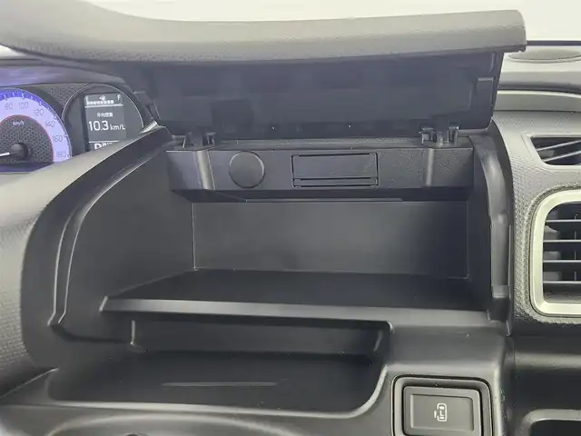 スズキ ソリオ バンディット HV MV 愛知県 2017(平29)年 5.3万km ピュアホワイトP デュアルカメラブレーキサポート/車線逸脱警報/アイドリングストップ/電動格納ミラー/オートエアコン/ETC/パワースライドドア/SDナビ（MDV-D504BT）/フルセグTV/CD/DVD/Bluetooth/ウォークスルー/サンシェード/フォグランプ/ツイーター/ウィンカーミラー/フロアマット