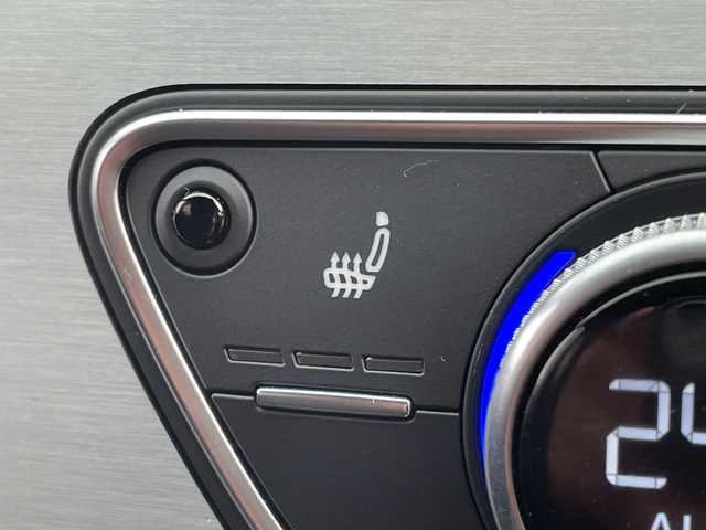 アウディ Ａ５ SB2．0TFSI Q スポーツ 青森県 2017(平29)年 4.3万km アイビスホワイト オプション/バーチャルコックピット/Sラインパッケージ/-Sラインバンパー/-ドアシルトリムSラインロゴ/-Sラインエクステリアロゴ/-ヘッドライニングブラック/-デコラティブパネルマットブラッシュトアルミニウム/-アルミホイール5ツインスポークスターデザイン18インチ/-スプリントクロス/レザーSラインロゴ/-マトリクスLEDヘッドライト/-LEDリヤコンビネーションライト/-ヘッドライトウォッシャー/アシスタンスパッケージ/-パークアシスト/-プレセンスリヤ/-サラウンドビューカメラ/-サイドアシスト/-リヤサイドエアバッグ/主要装備/純正MMIナビ/(CD/DVD/Bluetooth/USB/AUX/フルセグTV)/ETC/アダプティブクルーズコントロール/パドルシフト/シートヒーター/パワーシート/オートブレーキホールド/スペアキー