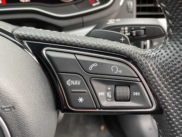 アウディ Ａ５ SB2．0TFSI Q スポーツ 青森県 2017(平29)年 4.3万km アイビスホワイト オプション/バーチャルコックピット/Sラインパッケージ/-Sラインバンパー/-ドアシルトリムSラインロゴ/-Sラインエクステリアロゴ/-ヘッドライニングブラック/-デコラティブパネルマットブラッシュトアルミニウム/-アルミホイール5ツインスポークスターデザイン18インチ/-スプリントクロス/レザーSラインロゴ/-マトリクスLEDヘッドライト/-LEDリヤコンビネーションライト/-ヘッドライトウォッシャー/アシスタンスパッケージ/-パークアシスト/-プレセンスリヤ/-サラウンドビューカメラ/-サイドアシスト/-リヤサイドエアバッグ/主要装備/純正MMIナビ/(CD/DVD/Bluetooth/USB/AUX/フルセグTV)/ETC/アダプティブクルーズコントロール/パドルシフト/シートヒーター/パワーシート/オートブレーキホールド/スペアキー