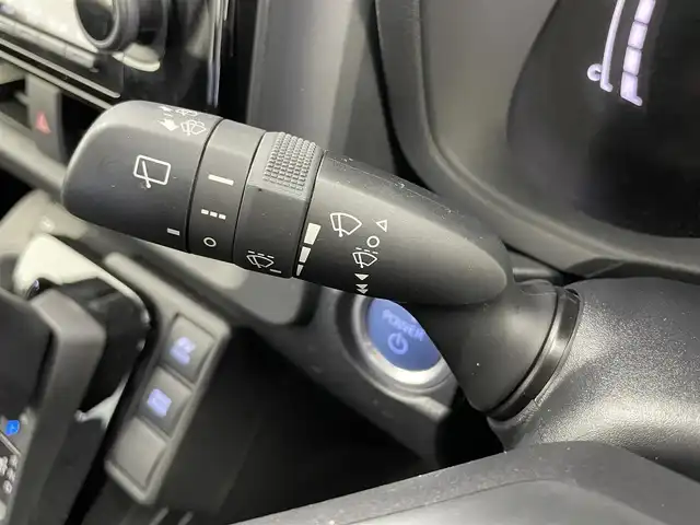 トヨタ シエンタ ハイブリッド Z 富山県 2022(令4)年 2.7万km ブラック 純正DA（AM/FM/USB/BT/Miracast）/バックカメラ/両側パワースライドドア/レーダークルーズコントロール/レーンキープアシスト/ブラインドスポットモニター/オートマチックハイビーム/LEDヘッドライト/クリアランスソナー/前席シートヒーター/純正１５インチAW/100V充電/ビルトインＥＴＣ2.0/スマートキー/プッシュスタート/純正フロアマット