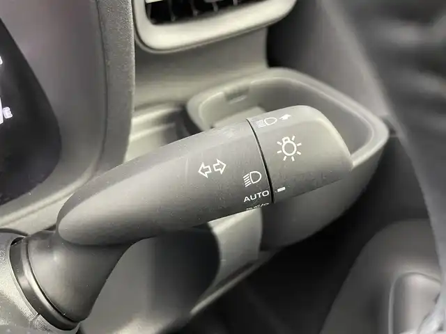 トヨタ シエンタ ハイブリッド Z 富山県 2022(令4)年 2.7万km ブラック 純正DA（AM/FM/USB/BT/Miracast）/バックカメラ/両側パワースライドドア/レーダークルーズコントロール/レーンキープアシスト/ブラインドスポットモニター/オートマチックハイビーム/LEDヘッドライト/クリアランスソナー/前席シートヒーター/純正１５インチAW/100V充電/ビルトインＥＴＣ2.0/スマートキー/プッシュスタート/純正フロアマット