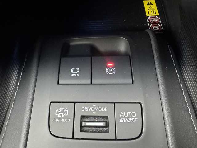 トヨタ ハリアー ＰＨＥＶ Z 愛知県 2023(令5)年 4.4万km プラチナホワイトパールマイカ 純正12.3インチディスプレイオーディオ　/（フルセグ/Bluetooth） /JBLプレミアムサウンドシステム　/レーダークルーズコントロール　/パノラミックビューモニター /ブラインドスポットモニター　/衝突軽減システム　/コーナーセンサー/レーンキープアシスト/電動リアゲート　/ヘッドアップディスプレイ　/前席パワーシート　/運転席メモリーシート　/全席シートヒーター/前席エアーシート/ハンドルヒーター/ケータイ置くだけ充電/デジタルインナーミラー/ETC2.0/ドライブレコーダー/純正AW