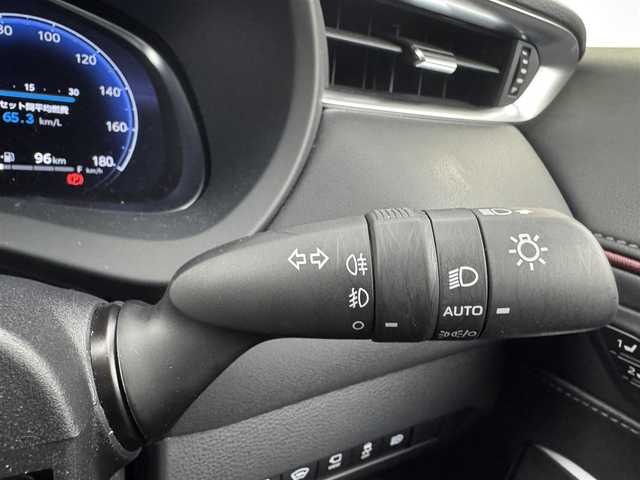 トヨタ ハリアー ＰＨＥＶ Z 愛知県 2023(令5)年 4.4万km プラチナホワイトパールマイカ 純正12.3インチディスプレイオーディオ　/（フルセグ/Bluetooth） /JBLプレミアムサウンドシステム　/レーダークルーズコントロール　/パノラミックビューモニター /ブラインドスポットモニター　/衝突軽減システム　/コーナーセンサー/レーンキープアシスト/電動リアゲート　/ヘッドアップディスプレイ　/前席パワーシート　/運転席メモリーシート　/全席シートヒーター/前席エアーシート/ハンドルヒーター/ケータイ置くだけ充電/デジタルインナーミラー/ETC2.0/ドライブレコーダー/純正AW