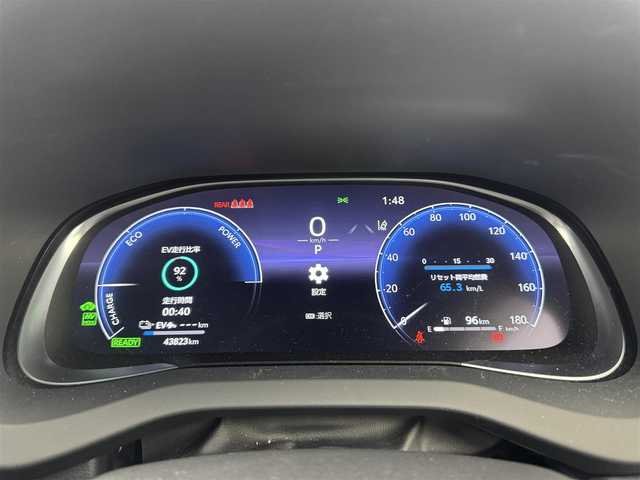 トヨタ ハリアー ＰＨＥＶ Z 愛知県 2023(令5)年 4.4万km プラチナホワイトパールマイカ 純正12.3インチディスプレイオーディオ　/（フルセグ/Bluetooth） /JBLプレミアムサウンドシステム　/レーダークルーズコントロール　/パノラミックビューモニター /ブラインドスポットモニター　/衝突軽減システム　/コーナーセンサー/レーンキープアシスト/電動リアゲート　/ヘッドアップディスプレイ　/前席パワーシート　/運転席メモリーシート　/全席シートヒーター/前席エアーシート/ハンドルヒーター/ケータイ置くだけ充電/デジタルインナーミラー/ETC2.0/ドライブレコーダー/純正AW