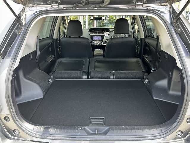 トヨタ プリウス α G 静岡県 2014(平26)年 12.1万km グレーメタリック 純正ナビ/・バックモニター/・Bluetooth/・TV/・SD/・CD/主要装備/・プッシュスタート/・ETC車載器/・前後ドライブレコーダー/・クルーズコントロール/・LEDヘッドライト/・オートライト/・ドアバイザー/・社外フロアマット/・運転席パワーシート/・スマートキー