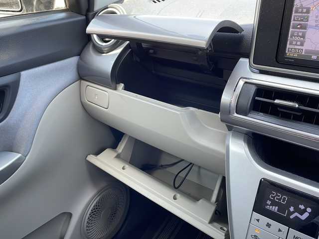 ダイハツ キャスト スタイル G SAⅡ 山口県 2016(平28)年 10.6万km ブラックマイカメタリック 社外メモリナビ/Bluetooth/フルセグTV/バックカメラ/スマートキー/プッシュスタート/ETC/LEDヘッドライト/LEDフォグライト/オートライト/ステアリングスイッチ/コンソール付きアームレスト/電動格納ミラー/純正フロアマット/ドアバイザー/純正15インチアルミホイール/取説