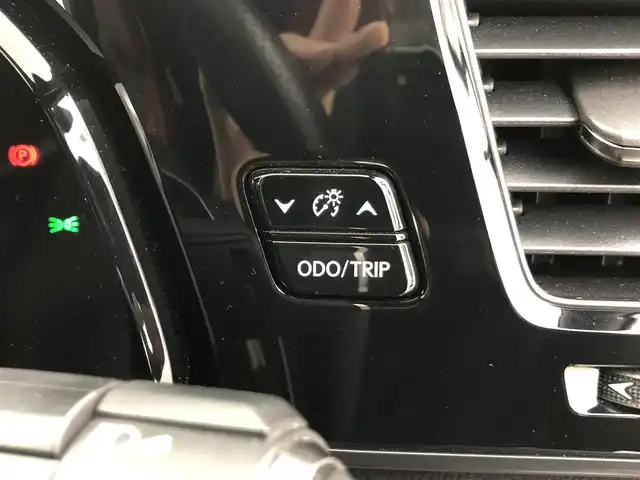 レクサス ＮＸ 350h Fスポーツ 愛知県 2022(令4)年 3.2万km ホワイトノーヴァガラスフレーク 14インチディスプレイオーディオ　/（フルセグ/Bluetooth） /パノラマルーフ　/レーダークルーズコントロール　/パノラミックビューモニター　/パドルシフト　/ブラインドスポットモニター　/衝突軽減システム/パーキングアシスト/レーンキープアシスト/コーナーセンサー/レザーシート（フレアレッド）　/電動リアゲート　/前席パワーシート　/運転席メモリーシート　/前席シートヒーター/前席エアーシート/ハンドルヒーター/ヘッドアップディスプレイ/ワイヤレス充電/デジタルインナーミラー/ドライブレコーダー/ETC2.0/純正AW
