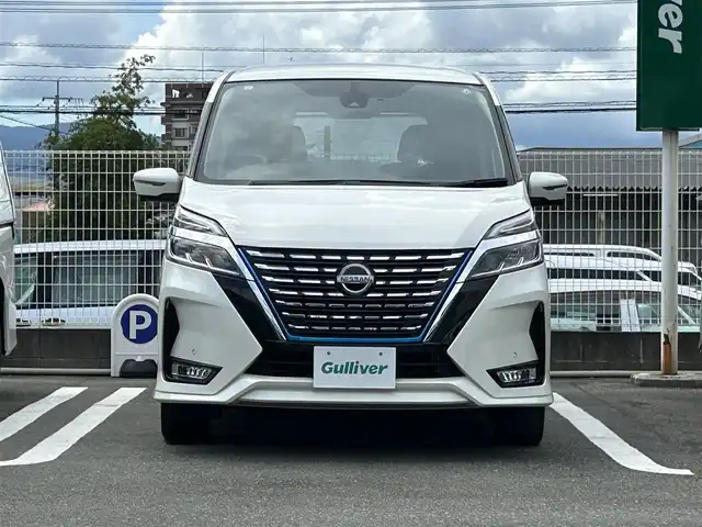 日産 セレナ e－パワー ハイウェイスター V 福岡県 2021(令3)年 4万km ブリリアントホワイトパール 純正10型SDナビ(フルセグTV/CD/DVD/BT)全方位プロパイロットコーナーセンサー両側電動パワスラドラレコETCUSBHDMI純正フロアマット純正LED純正アルミホイールプッシュスタートスマートキー