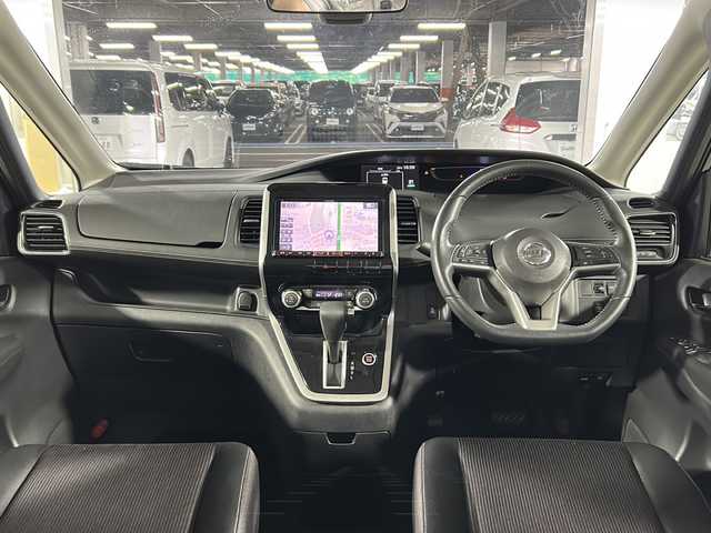 日産 セレナ ハイウェイスター 福岡県 2017(平29)年 6.2万km ダイヤモンドブラック 社外9インチALPINEナビ/CD DVD BT/フルセグテレビ/バックカメラ/クルーズコントロール/両側パワースライドドア/ステアリングスイッチ/革巻きステアリング/ETC/ドアバイザー