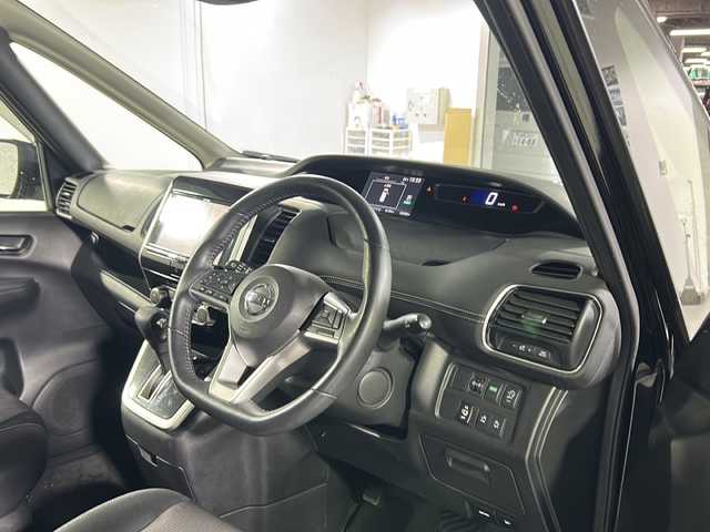 日産 セレナ ハイウェイスター 福岡県 2017(平29)年 6.2万km ダイヤモンドブラック 社外9インチALPINEナビ/CD DVD BT/フルセグテレビ/バックカメラ/クルーズコントロール/両側パワースライドドア/ステアリングスイッチ/革巻きステアリング/ETC/ドアバイザー
