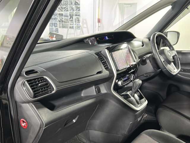 日産 セレナ ハイウェイスター 福岡県 2017(平29)年 6.2万km ダイヤモンドブラック 社外9インチALPINEナビ/CD DVD BT/フルセグテレビ/バックカメラ/クルーズコントロール/両側パワースライドドア/ステアリングスイッチ/革巻きステアリング/ETC/ドアバイザー
