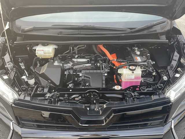 トヨタ ヴォクシー ハイブリッド ZS 煌 沖縄県 2018(平30)年 5.8万km ブラック 純正9インチナビ・TV・Bluetooth・CD・DVD/両側パワースライドドア/バックカメラ/ETC/衝突軽減システム/クルーズコントロール/オートライト/モデリスタエアロ/LEDヘッドライト/シートヒーター/純正アルミ/リアロールサンシェード/ウィンカードアミラー