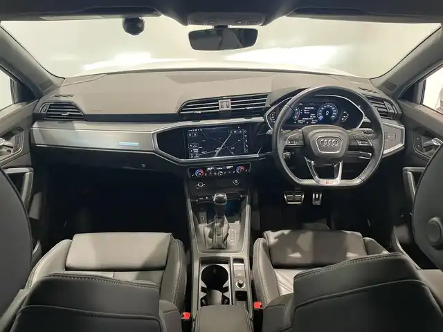 アウディ Ｑ３ 35TFSI Sライン 愛知県 2020(令2)年 4.1万km 白 ベーシックＰＫＧ　/アシスタンスＰＫＧ　/３Ｄサウンドシステム　/バーチャルコクピット　/純正ナビ　/３６０度カメラ　/Ｂｌｕｅｔｏｏｔｈ　/スマートフォンインターフェース　/ＡＣＣ　/ＬＫＡ　/ＬＤＷ　/ＢＳＭ　/ＥＴＣ2.0/パワーバックドア/プッシュスタート/アイドリングストップ/LEDヘッドライト