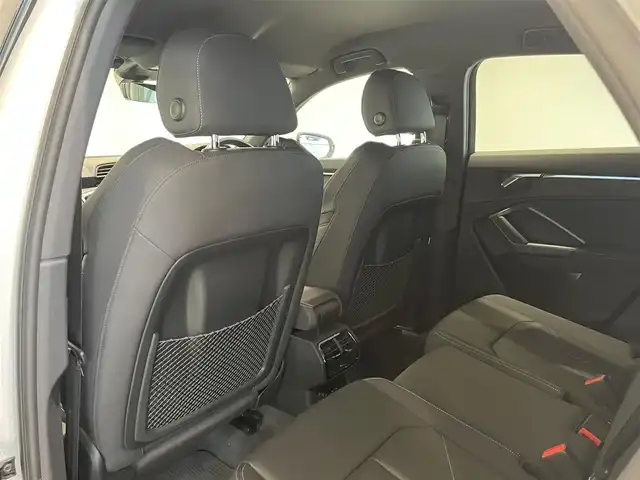 アウディ Ｑ３ 35TFSI Sライン 愛知県 2020(令2)年 4.1万km 白 ベーシックＰＫＧ　/アシスタンスＰＫＧ　/３Ｄサウンドシステム　/バーチャルコクピット　/純正ナビ　/３６０度カメラ　/Ｂｌｕｅｔｏｏｔｈ　/スマートフォンインターフェース　/ＡＣＣ　/ＬＫＡ　/ＬＤＷ　/ＢＳＭ　/ＥＴＣ2.0/パワーバックドア/プッシュスタート/アイドリングストップ/LEDヘッドライト