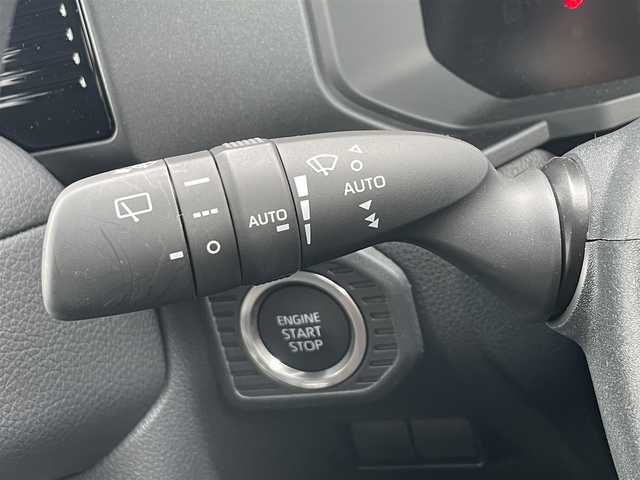 トヨタ ランドクルーザー ２５０ GX 滋賀県 2024(令6)年 0.5万km スーパーホワイトⅡ 純正8型メモリナビ/・フルセグTV/・Bluetooth/・ミラキャスト/・HDMI/全方位カメラ/衝突軽減ブレーキ/車線逸脱警報/レーダークルーズコントロール/ブラインドスポットモニター/ステアリングリモコン/電動格納ミラー/ウインカーミラー/電動パーキングブレーキ/オートブレーキホールド/LEDヘッドライト/フォグランプ/純正フロアマット/スマートキー