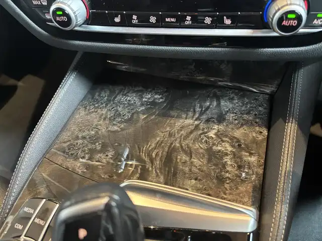 ＢＭＷ ５２３ｄ xDrive Mスピリット 宮城県 2020(令2)年 2.6万km ソフィスト・グレー・ブリリアント・エフェクト ＡＣＣ　/ＬＫＡ　/ＬＣＷ　/ヘッドアップディスプレイ　/ｉＤｒｉｖｅナビ　/フルセグＴＶ　/バックカメラ　/ＡｐｐｌｅＣａｒＰｌａｙ　/黒革シート　/シートヒーター　/パワーシート　/純正１８インチＡＷ　/液晶メーター　/ＥＴＣ２．０　/前後ドライブレコーダー