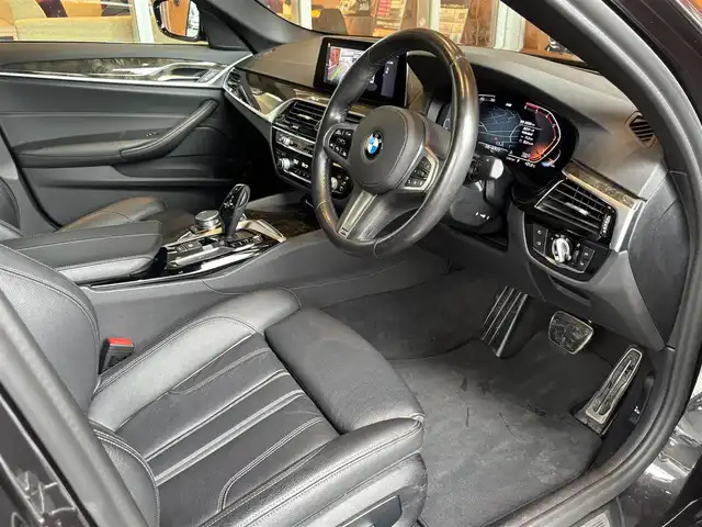 ＢＭＷ ５２３ｄ xDrive Mスピリット 宮城県 2020(令2)年 2.6万km ソフィスト・グレー・ブリリアント・エフェクト ＡＣＣ　/ＬＫＡ　/ＬＣＷ　/ヘッドアップディスプレイ　/ｉＤｒｉｖｅナビ　/フルセグＴＶ　/バックカメラ　/ＡｐｐｌｅＣａｒＰｌａｙ　/黒革シート　/シートヒーター　/パワーシート　/純正１８インチＡＷ　/液晶メーター　/ＥＴＣ２．０　/前後ドライブレコーダー