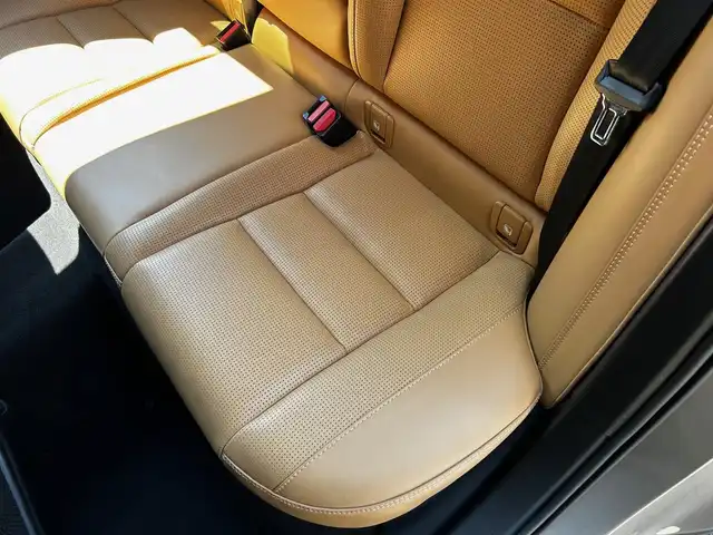 ボルボ Ｖ６０ 富山県 2020(令2)年 4.2万km グレー ワンオーナー/HDDナビ/フルセグテレビ/前後ドラレコ/サンルーフ/パワーバックドア/Bluetooth接続/FM/AMラジオ/CD再生/Apple Car Play/アイドリングストップ/ACC/360°カメラ/サンルーフ/D/N席メモリー機能付きパワーシート/D/N席シートヒーター・ベンチレーター/純正19インチAW/harman/kardon/プッシュスタート/ETC/HUD/WAC