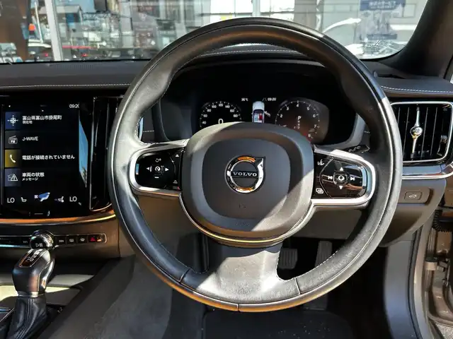 ボルボ Ｖ６０ 富山県 2020(令2)年 4.2万km グレー ワンオーナー/HDDナビ/フルセグテレビ/前後ドラレコ/サンルーフ/パワーバックドア/Bluetooth接続/FM/AMラジオ/CD再生/Apple Car Play/アイドリングストップ/ACC/360°カメラ/サンルーフ/D/N席メモリー機能付きパワーシート/D/N席シートヒーター・ベンチレーター/純正19インチAW/harman/kardon/プッシュスタート/ETC/HUD/WAC