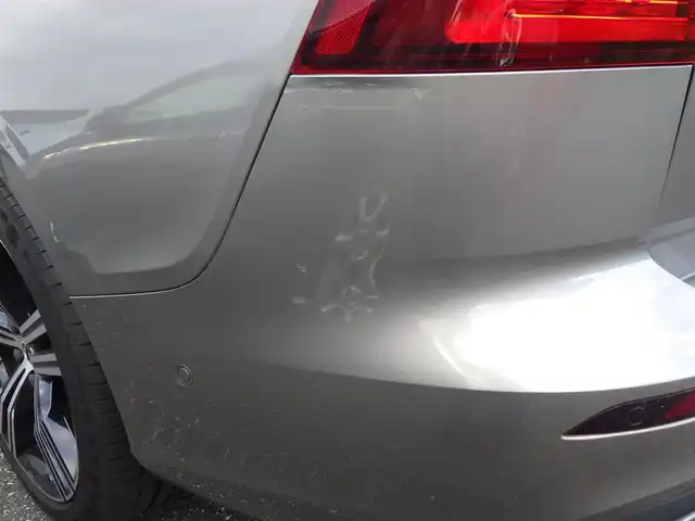 ボルボ Ｖ６０ T5 インスクリプション 千葉県 2020(令2)年 4.2万km ぺブルグレー ワンオーナー/衝突軽減/レーンキーピングエイド/BLIS/クロストラフィックアラート/サンルーフ/レザーシート/前席パワーシート/エアシート/シートヒーター/純正メモリーナビ/地デジTV/【CD再生機能　Bluetooth接続】/【Apple CarPlay　Android Auto対応】/バックカメラ/harman/kardon/ドライブレコーダー/革巻きステアリング/ステアリングスイッチ/ETC（DSRC）/LEDヘッドライト/フォグライト/ウインカーミラー/コーナーセンサー/純正19インチアルミホイル/サイド/カーテンエアバッグ/スマートキー