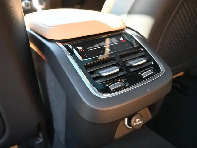 ボルボ Ｖ６０ T5 インスクリプション 千葉県 2020(令2)年 4.2万km ぺブルグレー ワンオーナー/衝突軽減/レーンキーピングエイド/BLIS/クロストラフィックアラート/サンルーフ/レザーシート/前席パワーシート/エアシート/シートヒーター/純正メモリーナビ/地デジTV/【CD再生機能　Bluetooth接続】/【Apple CarPlay　Android Auto対応】/バックカメラ/harman/kardon/ドライブレコーダー/革巻きステアリング/ステアリングスイッチ/ETC（DSRC）/LEDヘッドライト/フォグライト/ウインカーミラー/コーナーセンサー/純正19インチアルミホイル/サイド/カーテンエアバッグ/スマートキー