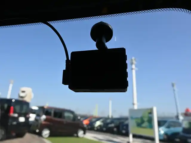 ボルボ Ｖ６０ T5 インスクリプション 千葉県 2020(令2)年 4.2万km ぺブルグレー ワンオーナー/衝突軽減/レーンキーピングエイド/BLIS/クロストラフィックアラート/サンルーフ/レザーシート/前席パワーシート/エアシート/シートヒーター/純正メモリーナビ/地デジTV/【CD再生機能　Bluetooth接続】/【Apple CarPlay　Android Auto対応】/バックカメラ/harman/kardon/ドライブレコーダー/革巻きステアリング/ステアリングスイッチ/ETC（DSRC）/LEDヘッドライト/フォグライト/ウインカーミラー/コーナーセンサー/純正19インチアルミホイル/サイド/カーテンエアバッグ/スマートキー