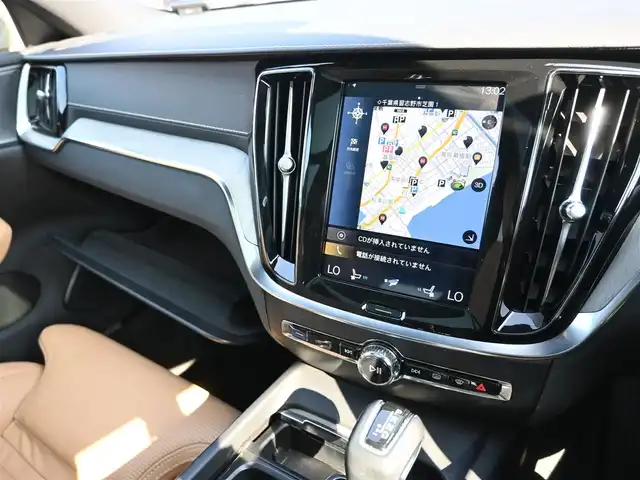 ボルボ Ｖ６０ T5 インスクリプション 千葉県 2020(令2)年 4.2万km ぺブルグレー ワンオーナー/衝突軽減/レーンキーピングエイド/BLIS/クロストラフィックアラート/サンルーフ/レザーシート/前席パワーシート/エアシート/シートヒーター/純正メモリーナビ/地デジTV/【CD再生機能　Bluetooth接続】/【Apple CarPlay　Android Auto対応】/バックカメラ/harman/kardon/ドライブレコーダー/革巻きステアリング/ステアリングスイッチ/ETC（DSRC）/LEDヘッドライト/フォグライト/ウインカーミラー/コーナーセンサー/純正19インチアルミホイル/サイド/カーテンエアバッグ/スマートキー