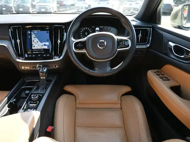 ボルボ Ｖ６０ T5 インスクリプション 千葉県 2020(令2)年 4.2万km ぺブルグレー ワンオーナー/衝突軽減/レーンキーピングエイド/BLIS/クロストラフィックアラート/サンルーフ/レザーシート/前席パワーシート/エアシート/シートヒーター/純正メモリーナビ/地デジTV/【CD再生機能　Bluetooth接続】/【Apple CarPlay　Android Auto対応】/バックカメラ/harman/kardon/ドライブレコーダー/革巻きステアリング/ステアリングスイッチ/ETC（DSRC）/LEDヘッドライト/フォグライト/ウインカーミラー/コーナーセンサー/純正19インチアルミホイル/サイド/カーテンエアバッグ/スマートキー