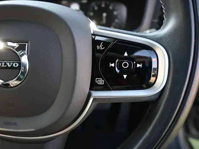 ボルボ Ｖ６０ T5 インスクリプション 千葉県 2020(令2)年 4.2万km ぺブルグレー ワンオーナー/衝突軽減/レーンキーピングエイド/BLIS/クロストラフィックアラート/サンルーフ/レザーシート/前席パワーシート/エアシート/シートヒーター/純正メモリーナビ/地デジTV/【CD再生機能　Bluetooth接続】/【Apple CarPlay　Android Auto対応】/バックカメラ/harman/kardon/ドライブレコーダー/革巻きステアリング/ステアリングスイッチ/ETC（DSRC）/LEDヘッドライト/フォグライト/ウインカーミラー/コーナーセンサー/純正19インチアルミホイル/サイド/カーテンエアバッグ/スマートキー