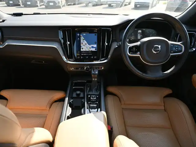 ボルボ Ｖ６０ T5 インスクリプション 千葉県 2020(令2)年 4.2万km ぺブルグレー ワンオーナー/衝突軽減/レーンキーピングエイド/BLIS/クロストラフィックアラート/サンルーフ/レザーシート/前席パワーシート/エアシート/シートヒーター/純正メモリーナビ/地デジTV/【CD再生機能　Bluetooth接続】/【Apple CarPlay　Android Auto対応】/バックカメラ/harman/kardon/ドライブレコーダー/革巻きステアリング/ステアリングスイッチ/ETC（DSRC）/LEDヘッドライト/フォグライト/ウインカーミラー/コーナーセンサー/純正19インチアルミホイル/サイド/カーテンエアバッグ/スマートキー