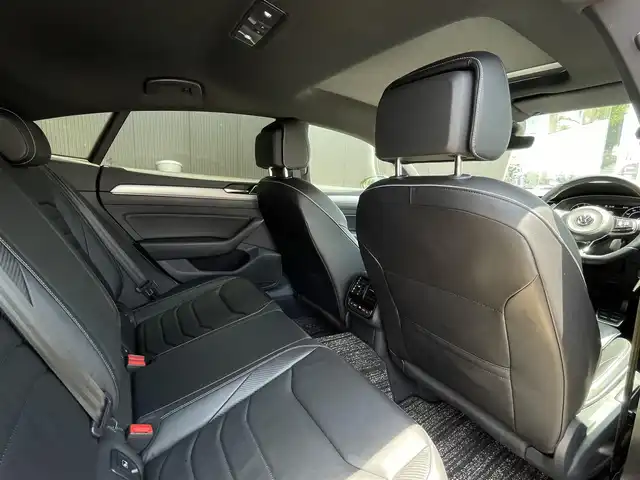 フォルクスワーゲン アルテオン Rライン 4M アドバンス 長野県 2017(平29)年 4.8万km ゴールド サンルーフ　/ＨＵＤ　/黒革　/シートパワー　/シートマッサージャー　/シートヒーター/ＤｉｓｃｏｖｅｒＰｒｏナビ　/３６０°カメラ　/ＴＶ　/ＡＣＣ　/ＢＳＭ　/ＬＥＤヘッドライト　/オートトランク　/コーナーセンサー　/ＥＴC
