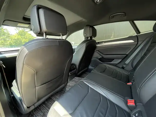 フォルクスワーゲン アルテオン Rライン 4M アドバンス 長野県 2017(平29)年 4.8万km ゴールド サンルーフ　/ＨＵＤ　/黒革　/シートパワー　/シートマッサージャー　/シートヒーター/ＤｉｓｃｏｖｅｒＰｒｏナビ　/３６０°カメラ　/ＴＶ　/ＡＣＣ　/ＢＳＭ　/ＬＥＤヘッドライト　/オートトランク　/コーナーセンサー　/ＥＴC