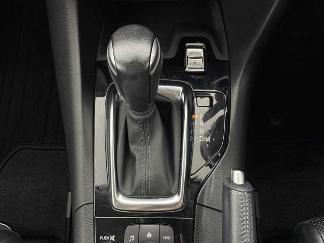 マツダ アクセラ 15S Lパッケージ 秋田県 2018(平30)年 10.5万km ソウルレッドクリスタルM 4WD/BOSEサウンド/純正SDナビ/　（CD/DVD/フルセグTV/Bluetooth）/全方位カメラ/バックカメラ/レーダークルーズコントロール/パドルシフト/ステアリングスイッチ/ハンドルヒーター/革巻きハンドル/前席シートヒーター/パワーシート/ブラインドスポットモニター（BSM）/ヘッドアップディスプレイ（HUD）/ETC/電動格納ミラー/純正フロアマット/純正アルミホイール/LEDヘッドライト/フォグランプ/コーナーセンサー/スマートキー/スペアキー/純正エンジンスターター