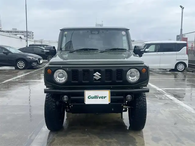 スズキ ジムニー XC 広島県 2023(令5)年 1.7万km ジャングルグリーン 社外フロントスチールバンパー/社外リアスチールバンパー/ショックアブソーバー（ショウワガレージ）/リフトアップ/DEAN「COLORADO」16インチホイール/TOYOタイヤ「OPEN COUNTRY」185/85R16/社外SDナビ「CN-HE02WD」/・フルセグテレビ/・CD＆DVD再生可/・Bluetooth/・バックカメラ/ビルトインETC/前後ドライブレコーダー「ZDR043」/FOCALツイーター/スズキセーフティサポート（予防安全技術）/クルーズコントロール/ゴムマット/スマートキー×2/新車保障書有/取扱説明書有/純正フロントバンパー＆リアバンパー積込
