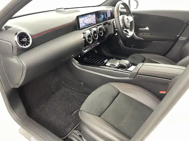 メルセデス・ベンツ Ａ１８０ セダン スタイル 福島県 2018(平30)年 5.4万km ポーラホワイト 純正メモリーナビ/・フルセグTV/BT/FM/AM/・ドライブレコーダー/・バックカメラ/ハーフレザーシート/・シートヒーター/・パワーシート/革張ステアリング/・クルーズコントロール追従あり/・パドルシフト/・レーンキープアシスト/USB充電ポート/ブラインドスポットモニター/電子パーキング/LEDヘッドライト/・オートライト/・ヘッドライトレベライザー/コーナーセンサー/パークトロニックセンサー/純正18インチAW