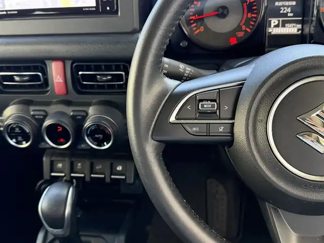 スズキ ジムニー XC 兵庫県 2021(令3)年 1.6万km キネティックイエロー/ブラック パートタイム4WD/社外ナビ(CN-E01WD)/(CD/DVD/SD)/バックカメラ/ETC/衝突軽減ブレーキ/クルーズコントロール/ダウンヒルアシスト/シートヒーター/ステアリングリモコン/電動格納ミラー/スマートキー/純正ドアバイザー/純正フロアマット/純正アルミ16インチ