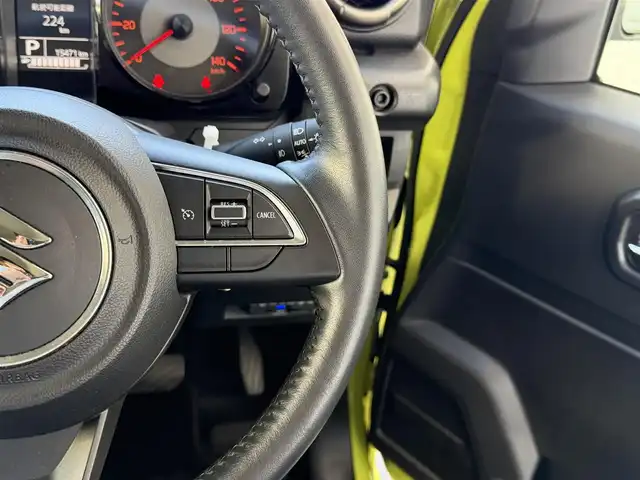 スズキ ジムニー XC 兵庫県 2021(令3)年 1.6万km キネティックイエロー/ブラック パートタイム4WD/社外ナビ(CN-E01WD)/(CD/DVD/SD)/バックカメラ/ETC/衝突軽減ブレーキ/クルーズコントロール/ダウンヒルアシスト/シートヒーター/ステアリングリモコン/電動格納ミラー/スマートキー/純正ドアバイザー/純正フロアマット/純正アルミ16インチ