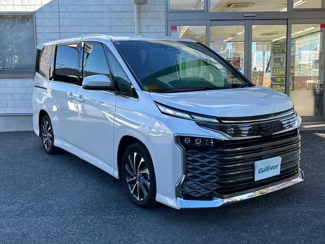 トヨタ ヴォクシー S－Z 埼玉県 2023(令5)年 3.8万km ホワイトパールクリスタルシャイン 純正ナビ　/フルセグ/DVD/CD/BT/HDMI/バックカメラ　/ビルトインＥＴＣ2.0/前後ドライブレコーダー　/両側パワースライドドア　/前席シートヒーター　/ＡＣＣ　/オートライト/オートハイビーム　/横滑り防止/ステアリングスイッチ/電動パーキング/オートホールド　/ＢＳＭ　/クリアランスソナー/アドバンスドライブ　/LDA/PCS/PDA/PCTA/PKSB/RSA/LCA/FCTA/保証書　/取扱説明書