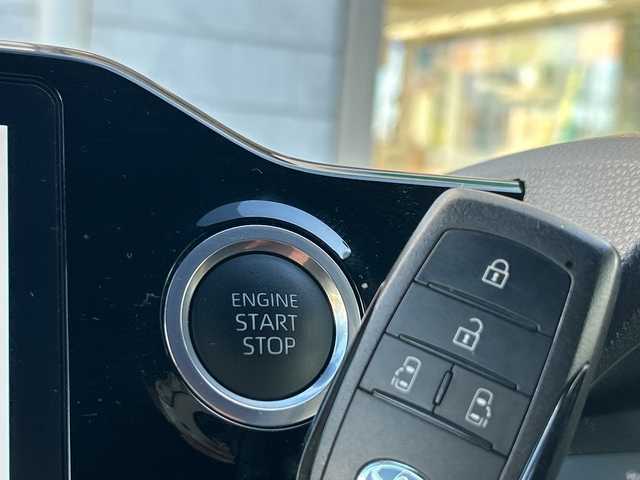 トヨタ ヴォクシー S－Z 埼玉県 2023(令5)年 3.8万km ホワイトパールクリスタルシャイン 純正ナビ　/フルセグ/DVD/CD/BT/HDMI/バックカメラ　/ビルトインＥＴＣ2.0/前後ドライブレコーダー　/両側パワースライドドア　/前席シートヒーター　/ＡＣＣ　/オートライト/オートハイビーム　/横滑り防止/ステアリングスイッチ/電動パーキング/オートホールド　/ＢＳＭ　/クリアランスソナー/アドバンスドライブ　/LDA/PCS/PDA/PCTA/PKSB/RSA/LCA/FCTA/保証書　/取扱説明書