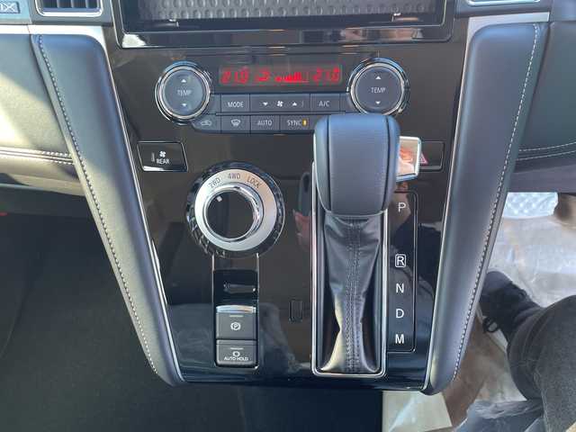 三菱 デリカＤ：５ シャモニー 石川県 2025(令7)年 0.1千km 黒Ⅱ 登録未使用車/禁煙車/4WD/e-Assist/アラウンドビューモニター/両側パワースライドドア/パワーバックドア/レーダークルーズコントロール/LEDオートライト/オートマチックハイビーム/ハーフレザーシート/前席シートヒーター/純正18インチアルミホイール/パドルシフト/アイドリングストップ/ステアリングヒーター/スペアキー/スマートキー