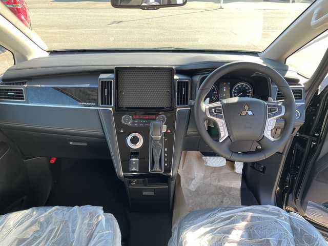 三菱 デリカＤ：５ シャモニー 石川県 2025(令7)年 0.1千km 黒Ⅱ 登録未使用車/禁煙車/4WD/e-Assist/アラウンドビューモニター/両側パワースライドドア/パワーバックドア/レーダークルーズコントロール/LEDオートライト/オートマチックハイビーム/ハーフレザーシート/前席シートヒーター/純正18インチアルミホイール/パドルシフト/アイドリングストップ/ステアリングヒーター/スペアキー/スマートキー