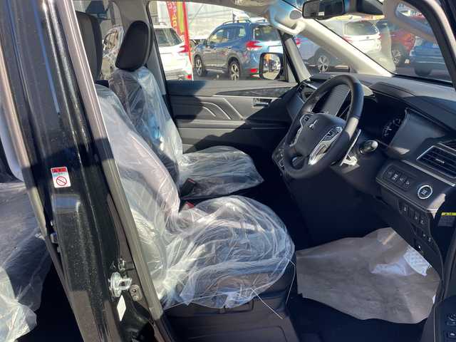 三菱 デリカＤ：５ シャモニー 石川県 2025(令7)年 0.1千km 黒Ⅱ 登録未使用車/禁煙車/4WD/e-Assist/アラウンドビューモニター/両側パワースライドドア/パワーバックドア/レーダークルーズコントロール/LEDオートライト/オートマチックハイビーム/ハーフレザーシート/前席シートヒーター/純正18インチアルミホイール/パドルシフト/アイドリングストップ/ステアリングヒーター/スペアキー/スマートキー