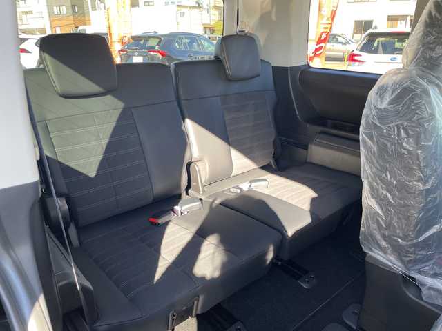 三菱 デリカＤ：５ シャモニー 石川県 2025(令7)年 0.1千km 黒Ⅱ 登録未使用車/禁煙車/4WD/e-Assist/アラウンドビューモニター/両側パワースライドドア/パワーバックドア/レーダークルーズコントロール/LEDオートライト/オートマチックハイビーム/ハーフレザーシート/前席シートヒーター/純正18インチアルミホイール/パドルシフト/アイドリングストップ/ステアリングヒーター/スペアキー/スマートキー