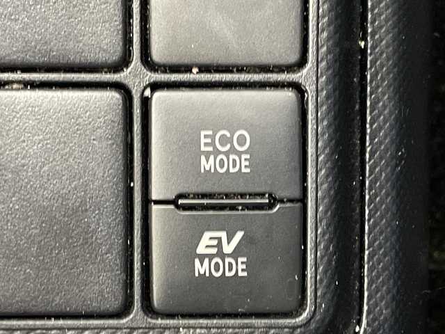 トヨタ アクア L 岐阜県 2020(令2)年 4.6万km スーパーホワイトⅡ トヨタセーフティセンス/プリクラッシュセーフティ/レーンディパーチャーアラート/オートハイビーム/純正SDナビ/ワンセグ/BT/CD/ビルトインETC/純正ドライブレコーダー/純正フロアマット/ドアバイザー