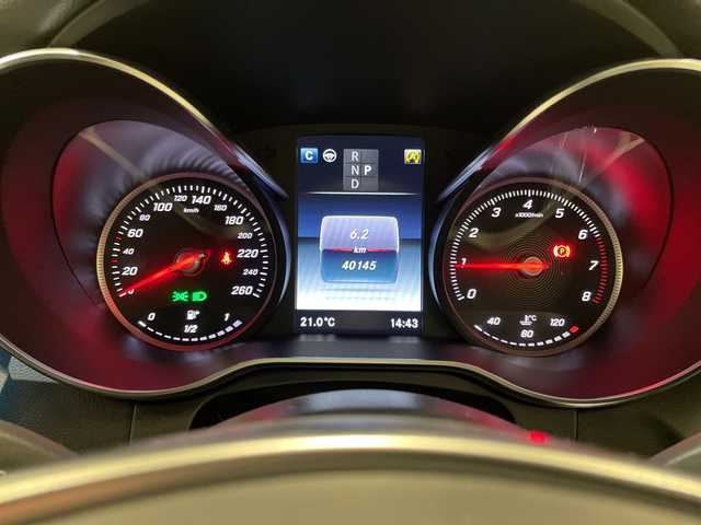 メルセデス・ベンツ Ｃ２００ 4マチック SW スポーツ本革 新潟県 2018(平30)年 4.1万km ダイヤモンドホワイト オプション装備/レーダーセーフティパッケージ/・アクティブブレーキアシスト（歩行者検知機能付）/・リアCPA（被害軽減ブレーキ付後方衝突軽減システム）/・PRE-SAFE/・アクティブレーンキーピングアシスト/・アクティブブラインドスポットアシスト/・ディスタンスパイロットディストロニック/・ステアリングパイロット/・チャイルドセーフティシートセンサー（助手席）/標準装備/純正ナビ（フルセグTV、CD、ミュージックサーバー、Bluetooth、USB）/バックカメラ/LEDヘッドライト、LEDリヤコンビネーションランプ/純正１８インチアルミ/本革シート/シートヒーター/パワーシート/アンビエントライト/純正フロアマット