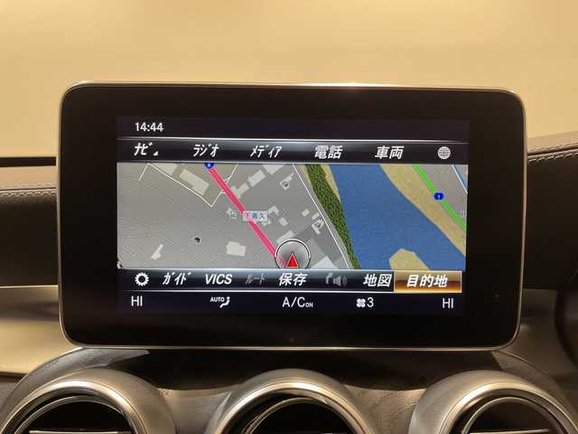 メルセデス・ベンツ Ｃ２００ 4マチック SW スポーツ本革 新潟県 2018(平30)年 4.1万km ダイヤモンドホワイト オプション装備/レーダーセーフティパッケージ/・アクティブブレーキアシスト（歩行者検知機能付）/・リアCPA（被害軽減ブレーキ付後方衝突軽減システム）/・PRE-SAFE/・アクティブレーンキーピングアシスト/・アクティブブラインドスポットアシスト/・ディスタンスパイロットディストロニック/・ステアリングパイロット/・チャイルドセーフティシートセンサー（助手席）/標準装備/純正ナビ（フルセグTV、CD、ミュージックサーバー、Bluetooth、USB）/バックカメラ/LEDヘッドライト、LEDリヤコンビネーションランプ/純正１８インチアルミ/本革シート/シートヒーター/パワーシート/アンビエントライト/純正フロアマット