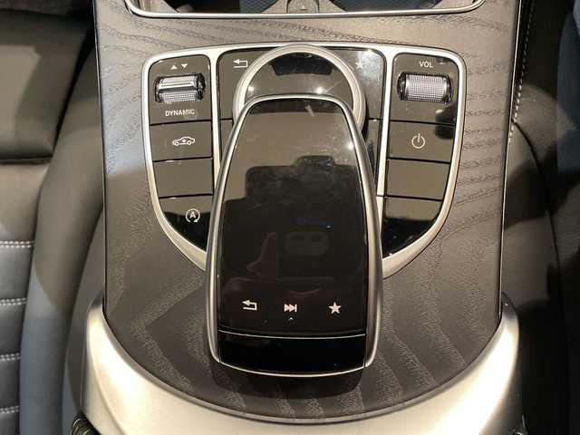 メルセデス・ベンツ Ｃ２００ 4マチック SW スポーツ本革 新潟県 2018(平30)年 4.1万km ダイヤモンドホワイト オプション装備/レーダーセーフティパッケージ/・アクティブブレーキアシスト（歩行者検知機能付）/・リアCPA（被害軽減ブレーキ付後方衝突軽減システム）/・PRE-SAFE/・アクティブレーンキーピングアシスト/・アクティブブラインドスポットアシスト/・ディスタンスパイロットディストロニック/・ステアリングパイロット/・チャイルドセーフティシートセンサー（助手席）/標準装備/純正ナビ（フルセグTV、CD、ミュージックサーバー、Bluetooth、USB）/バックカメラ/LEDヘッドライト、LEDリヤコンビネーションランプ/純正１８インチアルミ/本革シート/シートヒーター/パワーシート/アンビエントライト/純正フロアマット