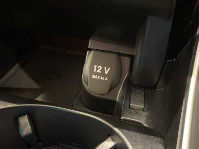 メルセデス・ベンツ Ｃ２００ 4マチック SW スポーツ本革 新潟県 2018(平30)年 4.1万km ダイヤモンドホワイト オプション装備/レーダーセーフティパッケージ/・アクティブブレーキアシスト（歩行者検知機能付）/・リアCPA（被害軽減ブレーキ付後方衝突軽減システム）/・PRE-SAFE/・アクティブレーンキーピングアシスト/・アクティブブラインドスポットアシスト/・ディスタンスパイロットディストロニック/・ステアリングパイロット/・チャイルドセーフティシートセンサー（助手席）/標準装備/純正ナビ（フルセグTV、CD、ミュージックサーバー、Bluetooth、USB）/バックカメラ/LEDヘッドライト、LEDリヤコンビネーションランプ/純正１８インチアルミ/本革シート/シートヒーター/パワーシート/アンビエントライト/純正フロアマット