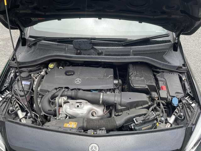 メルセデス・ベンツ Ｂ１８０ 大阪府 2019(平31)年 7.1万km 黒 ワンオーナー/純正ナビ/BTオーディオ/フルセグテレビ/バックカメラ/前席シートヒーター/D席パワーシート/パドルシフト/LEDヘッドライト/オートライト/ステアリングスイッチ/純正ラバーマット/純正18インチAW/ETC/スマートキープッシュスタート/スペアキー